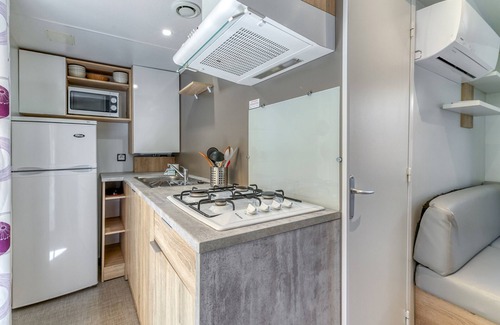 Vaulnaveys-le-Bas Alquiler De RV | Apartamento 'Lodge 87 N°46' con vistas a las montañas, Wi-Fi y aire acondicionado
