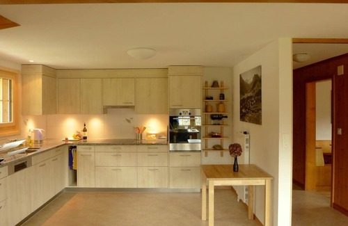 Adelboden Apartamento | Apartamento Lucie by Interhome