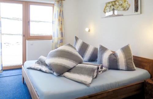 Emberg Apartamento | Apartment Luxner-5 by Interhome