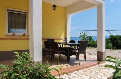 Crni Apartamento | Apartment Marinella-3 by Interhome