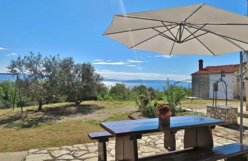 Crni Apartamento | Apartment Marinella-3 by Interhome