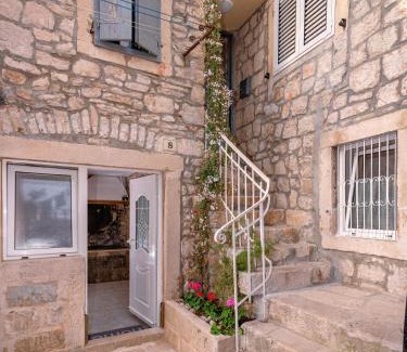 Stari Grad Apartamento | Apartment Mediteran