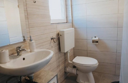 Ribarica Apartamento | Apartment Mil - 30 m from beach: SA2 novi(0+4) - Ribarica, Riviera Senj, Croatia
