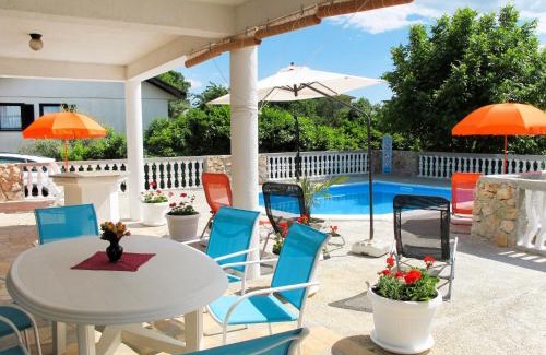 Pinezici Apartamento | Apartment Mira-1 by Interhome