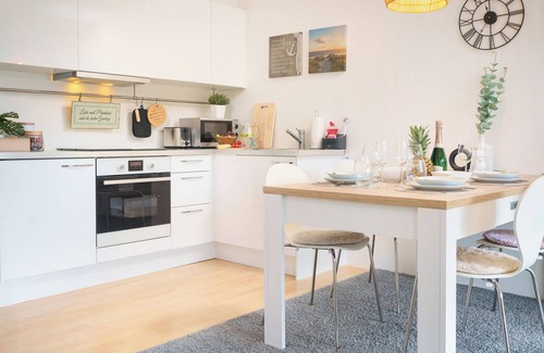 Eckernfoerde Apartamento | Apartment mit Meerblick & Direkter Strandlage -sonnenbalkon -stilvoll -smart TV