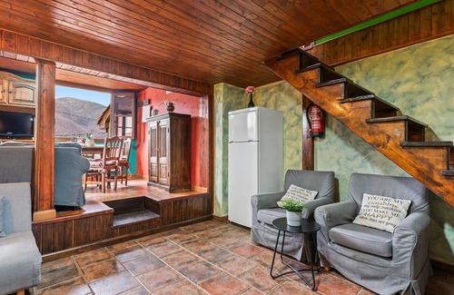 Fresnedo Apartamento | Apartamento 'Montegrande Rodeado De Montañas' con Terraza Compartida y Wi-Fi