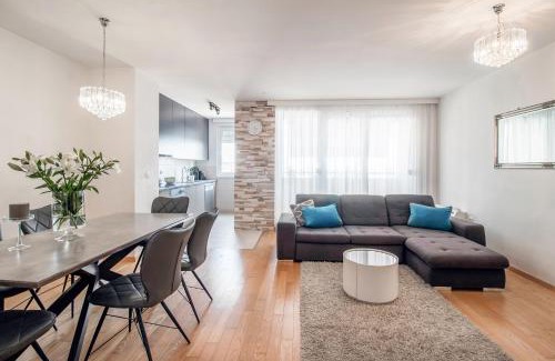 Zadar Apartamento | Apartment Montesa Zadar with free parking and balcony