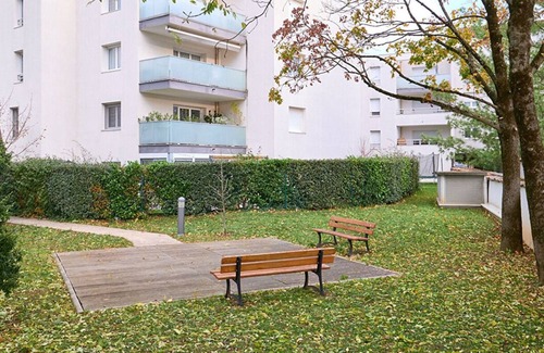 Saint-Priest Apartamento | Apartment near T2 streetcar