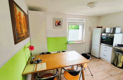 Laupheim Apartamento | Apartment 'Near the Center' with Private Garden, Balcony and Wi-Fi