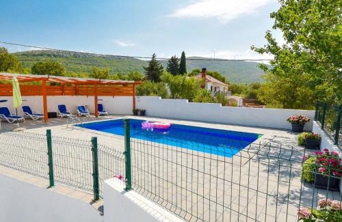Krusevo Apartamento | Apartment Nina by Interhome