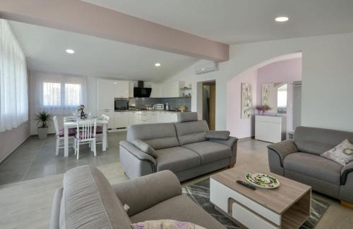 Krusevo Apartamento | Apartment Nina by Interhome