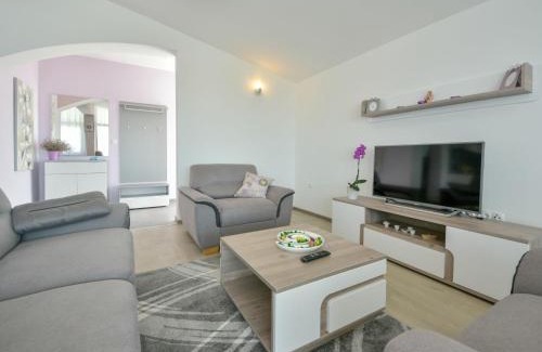 Krusevo Apartamento | Apartment Nina by Interhome