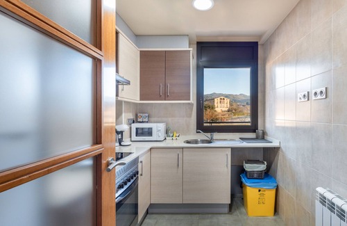 Olvan Apartamento | Apartamento 'Niu Turistic Olvan' con vistas a la montaña, balcón y aire acondicionado