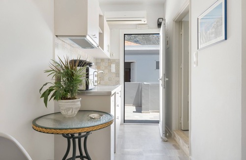 Panormos Apartamento | Apartamento 'No 12' con piscina compartida, Wi-Fi y aire acondicionado