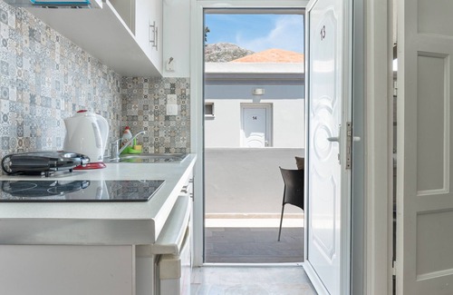 Panormos Apartamento | Apartamento 'No 13' con piscina compartida, Wi-Fi y aire acondicionado
