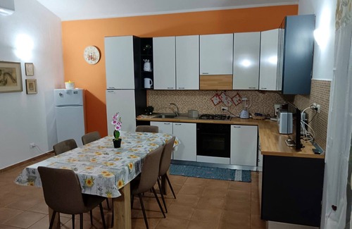 Belpasso Villa | Apartamento 'Oasi Dell'Etna' con Vista a la Montaña, Wi-Fi y Aire Acondicionado