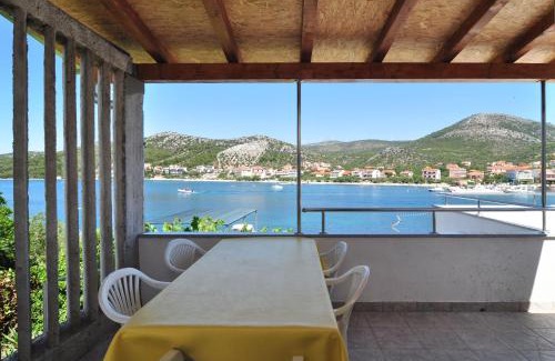 Seget Vranjica Apartamento | Apartment on the beach, Zoranka