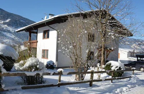 Stumm Apartamento | Apartment on the middle floor, large terrace to the south & garden Rudolf Steiner house