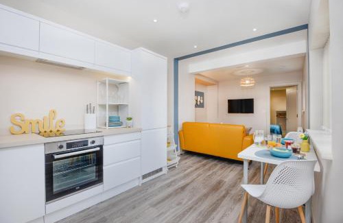 Plymouth Apartamento | Apartment One - King Bed - Free Private Parking - by Ocean City Retreats