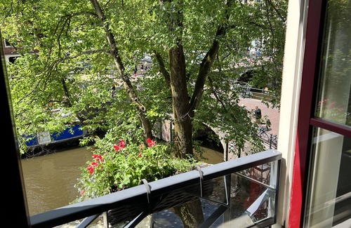 Haarlemmerbuurt Apartamento | Apartment overlooking the beautiful Brouwersgracht canal in Amsterdam centre