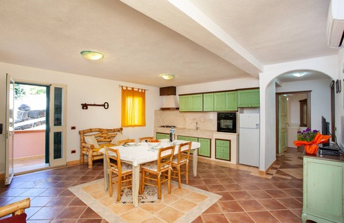 Sas Linnas Siccas Apartamento | Apartamento "Paguro" con vistas al mar, jardín y Wi-Fi