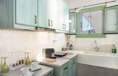 Sikinos Apartamento | Apartamento 'Paros' apto para mascotas con vistas al mar, jacuzzi y Wi-Fi