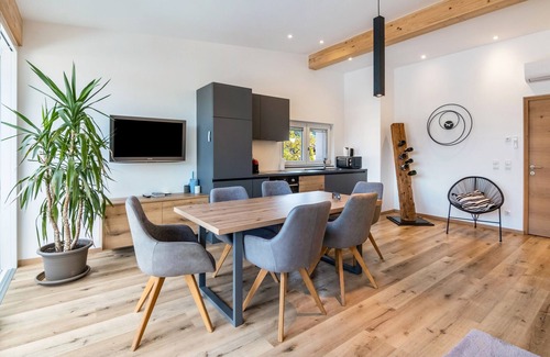 Naturno Apartamento | Apartamento 'Penthouse - Venosta' con vistas a la montaña, balcón y Wi-Fi