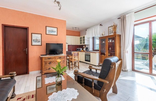 Peresiji Apartamento | House Peresiji / AUB apartment with shared pool