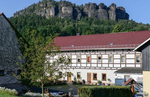 Pfaffendorf Apartamento | Apartment "Pfaffenstein", living room/bedroom - Ferienhof Müller