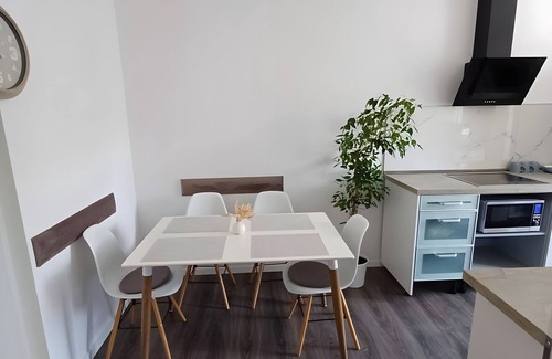 Gera Apartamento | Apartamento 'Poli' con terraza compartida y Wi-Fi
