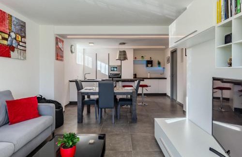 Dongo Apartamento | Apartment Porsche House by Interhome
