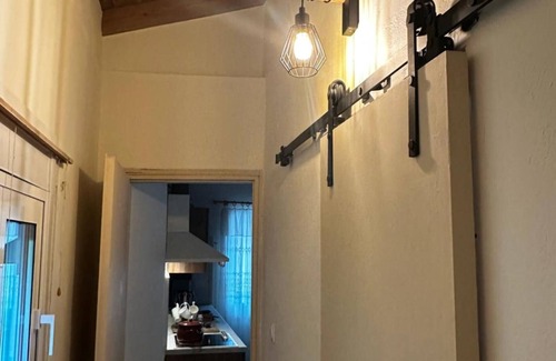 Peroulion Apartamento | Apartamento 'Pouglia Traditional House' con vistas al mar, Wi-Fi y aire acondicionado