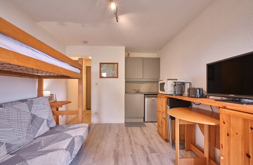 Prapoutel Apartamento | Apartamento 'Prapoutel Pied Des Pistes' con vistas a la montaña y balcón