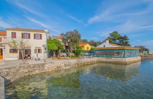 Punta Kriza Apartamento | Apartamento Punta Orange a solo 5 m del mar, isla Cres