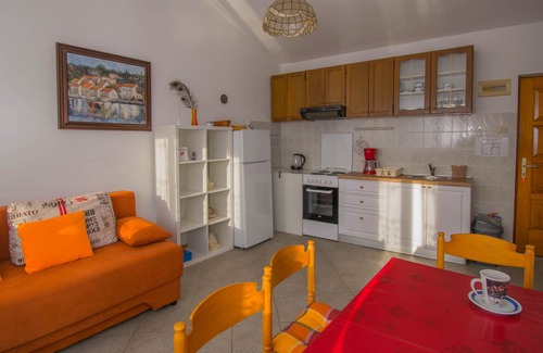 Punta Kriza Apartamento | Apartamento Punta Orange a solo 5 m del mar, isla Cres