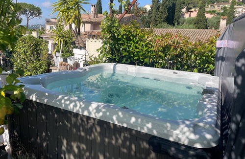 Gattieres Apartamento | Apartment / Quiet / Charming. Nice and its hinterland.