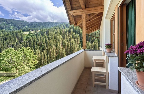 Racines Apartamento | Apartamento "Ratschingser Kreuz Blasighof" con vistas a la montaña, Wi-Fi, balcón y jardín