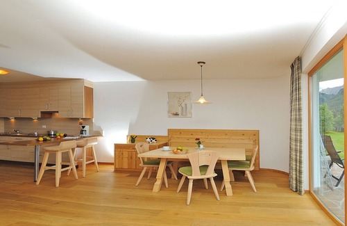Siusi Apartamento | Apartamento 'Residence Nussbaumer Apt A' con vistas a la montaña, piscina compartida y Wi-Fi