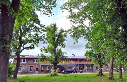 Schwerin Apartamento | Apartamento rojo - vacaciones en la granja orgánica