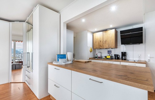 Bad Hoenningen Apartamento | Apartamento 'Rhein 8' con balcón y Wi-Fi