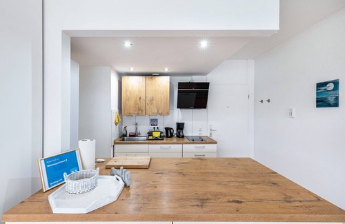 Bad Hoenningen Apartamento | Apartamento 'Rhein 8' con balcón y Wi-Fi
