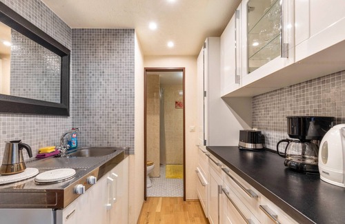 Bad Hoenningen Apartamento | Apartamento 'Rheinapartment Dependance 8' con balcón y Wi-Fi