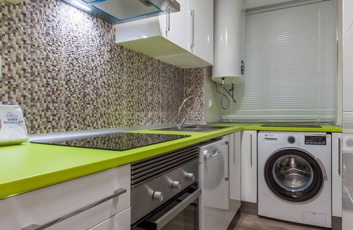 San Carlos-Tartessos Apartamento | Apartment 'Ritual Sevilla Santa Justa 2' with Balcony, Wi-Fi and Air Conditioning