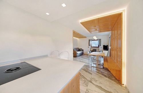 Vigo di Fassa Apartamento | Apartment "Roda A Parte" with Mountain View, Wi-Fi & Garden