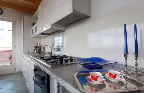 Brindisi Apartamento | Apartamento 'Rosa Dei Venti' con piscina compartida, Wi-Fi y aire acondicionado