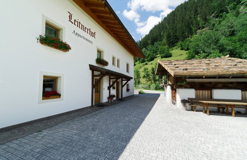 Racines Apartamento | Apartamento 'Schupfe' con vistas a la montaña, jardín compartido y Wi-Fi