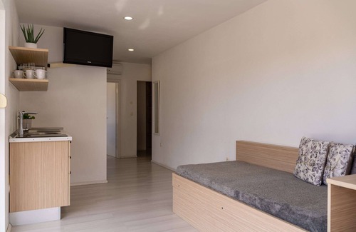 Grebastica Apartamento | Apartamento con excelentes vistas al mar, 4 * y piscina, restaurante en el lugar - AP 2