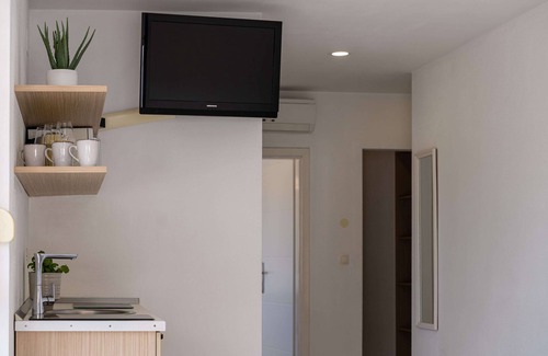 Grebastica Apartamento | Apartamento con excelentes vistas al mar, 4 * y piscina, restaurante en el lugar - AP 2