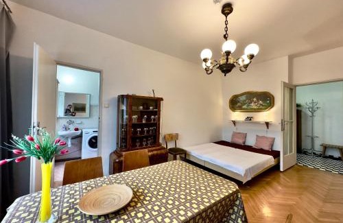 Michle Apartamento | Apartment Sedlčanská - You Will Save Money Here - equipped with antique furniture