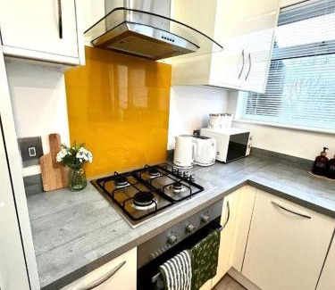 Richmond-upon-Thames Apartamento | Apartment-Sleeps4-Parking-Balcony